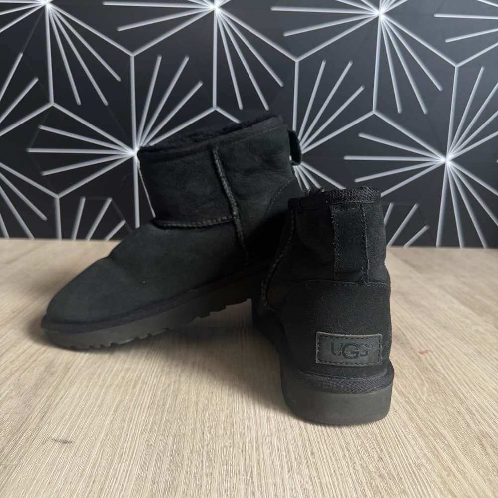 UGG Classic Mini II Boot in Black